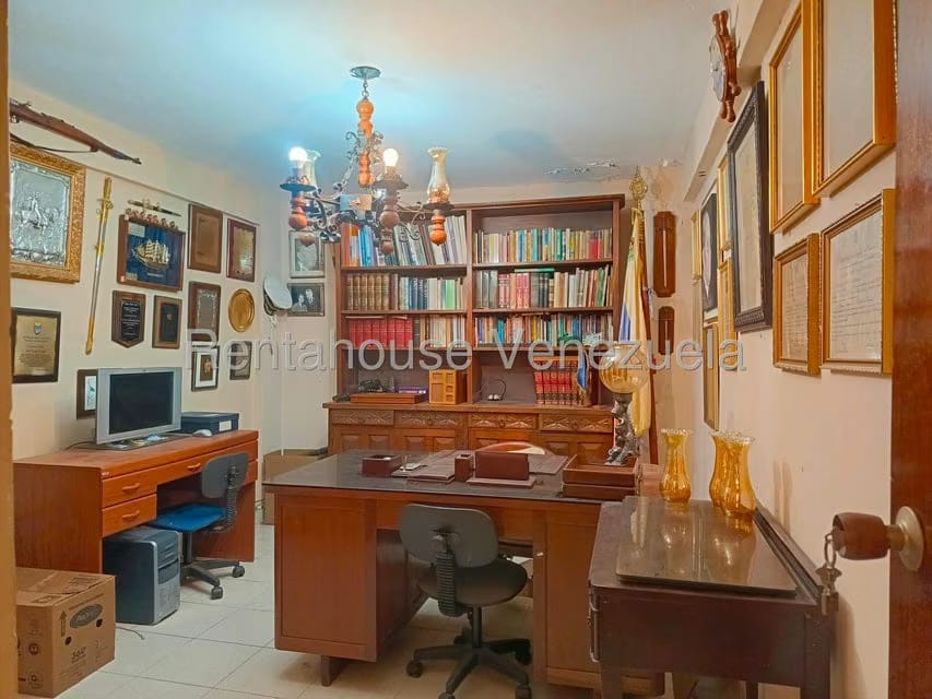 Casa (Duplex) en Venta en Los Parques, Miranda - 21