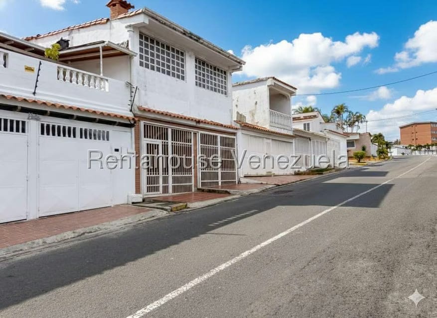 Casa (Duplex) en Venta en Los Parques, Miranda - 4