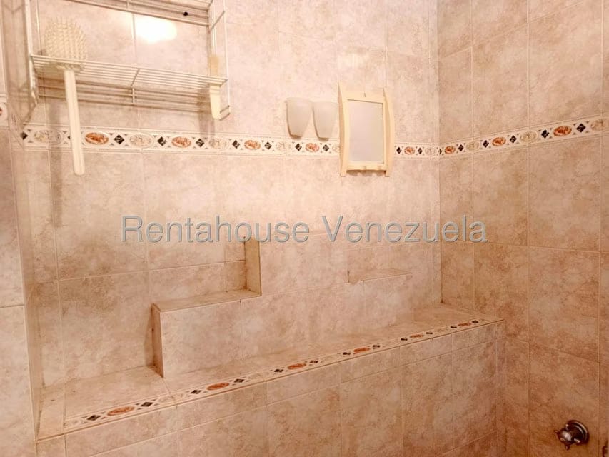 Casa (Duplex) en Venta en Los Parques, Miranda - 33