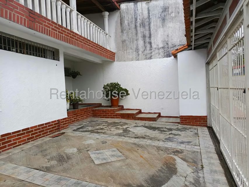 Casa (Duplex) en Venta en Los Parques, Miranda - 38