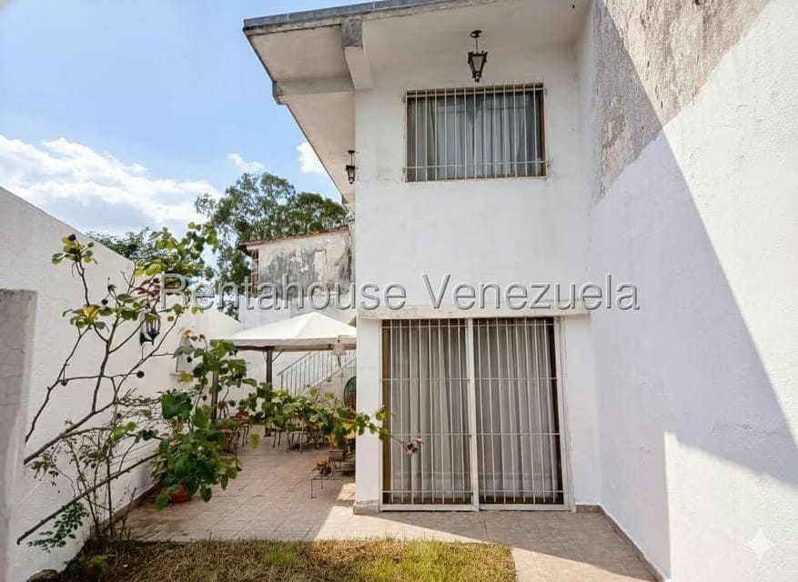 Casa (Duplex) en Venta en Los Parques, Miranda - 42