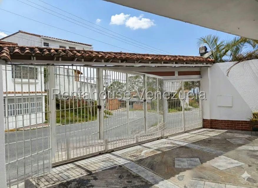 Casa (Duplex) en Venta en Los Parques, Miranda - 45