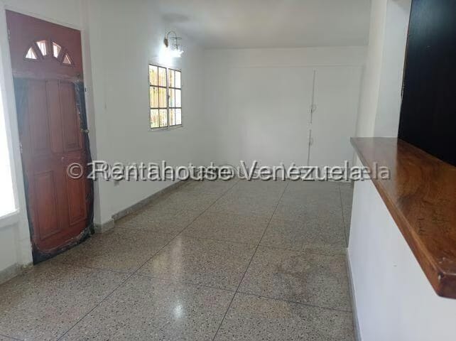 Casa (1 Nivel) en Alquiler en La Hacienda, Lara - 11