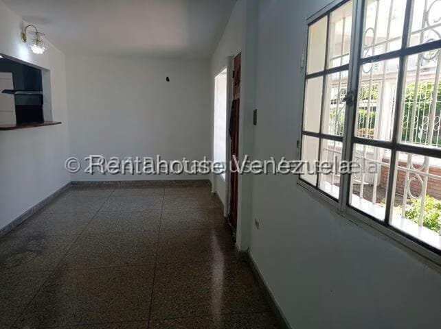 Casa (1 Nivel) en Alquiler en La Hacienda, Lara - 12