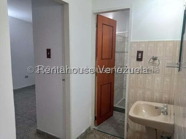 Casa (1 Nivel) en Alquiler en La Hacienda, Lara - 15