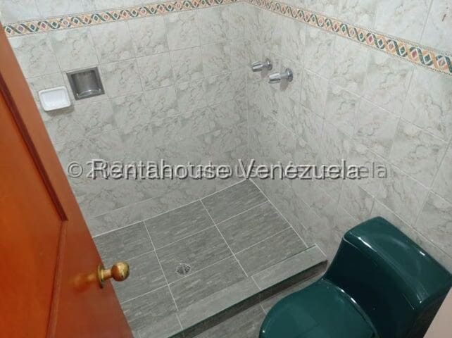 Casa (1 Nivel) en Alquiler en La Hacienda, Lara - 16