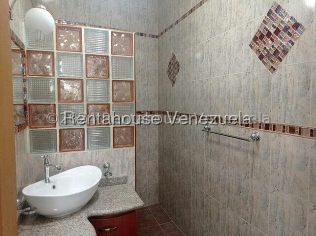 Casa (1 Nivel) en Alquiler en La Hacienda, Lara - 22