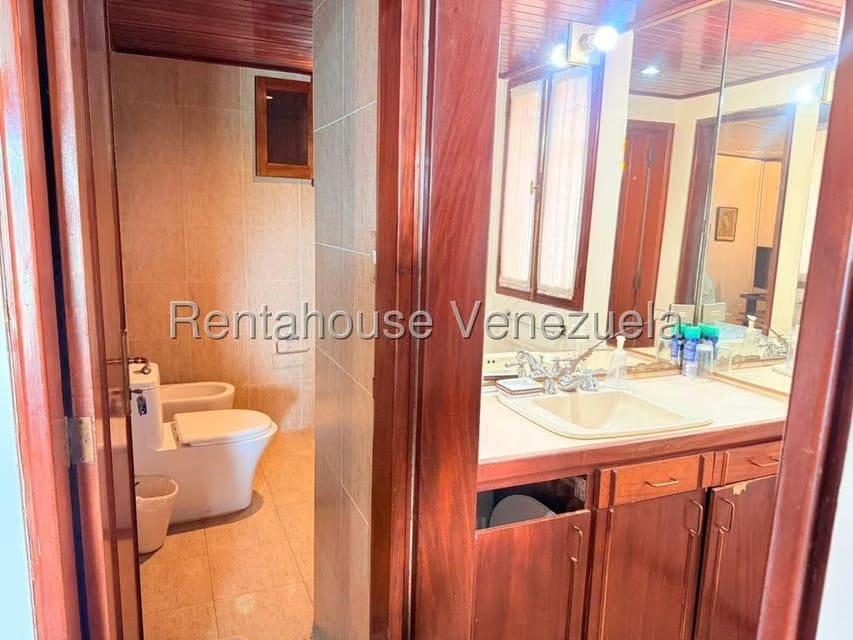 Casa (Multipes Niveles) en Venta en La Lagunita Country Club, Distrito Metropolitano - 12