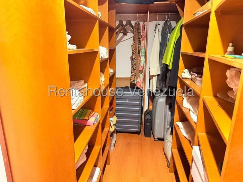 Casa (Multipes Niveles) en Venta en La Lagunita Country Club, Distrito Metropolitano - 24