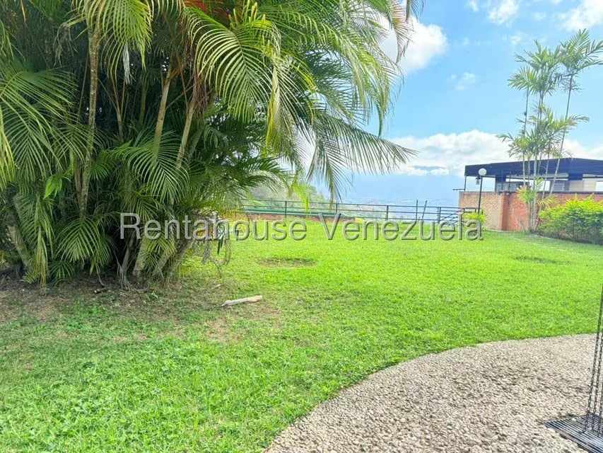 Casa (Multipes Niveles) en Venta en La Lagunita Country Club, Distrito Metropolitano - 37