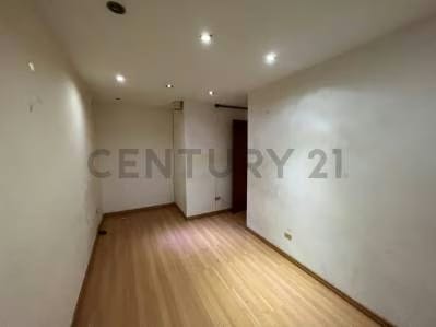 Se alquila oficina en Sabana Grande - 7