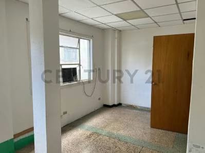 Se alquila oficina en Sabana Grande - 9