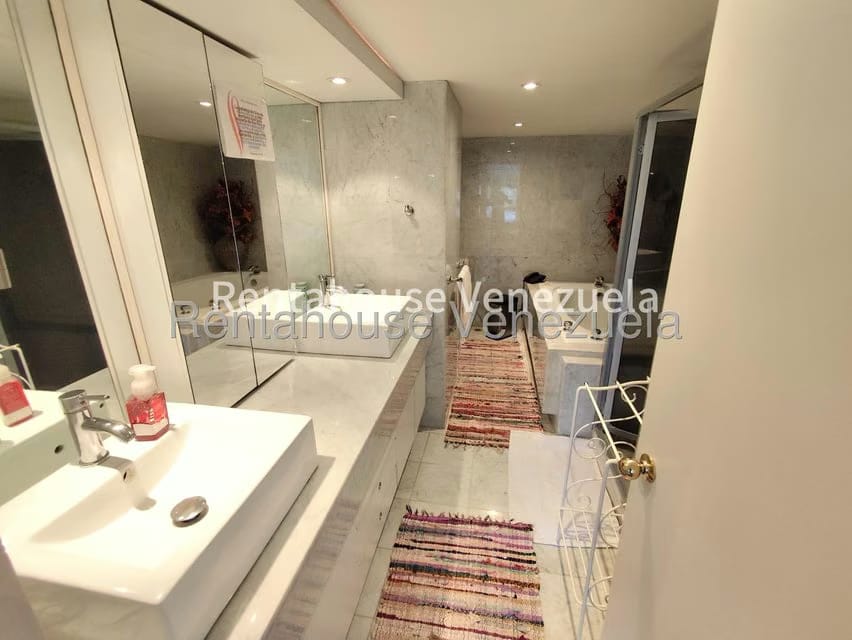 Apartamento (1 Nivel) en Alquiler en Lomas de La Lagunita, Distrito Metropolitano - 13