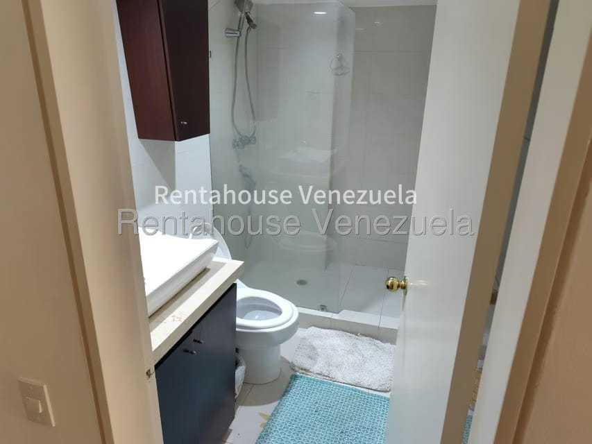 Apartamento (1 Nivel) en Alquiler en Lomas de La Lagunita, Distrito Metropolitano - 18