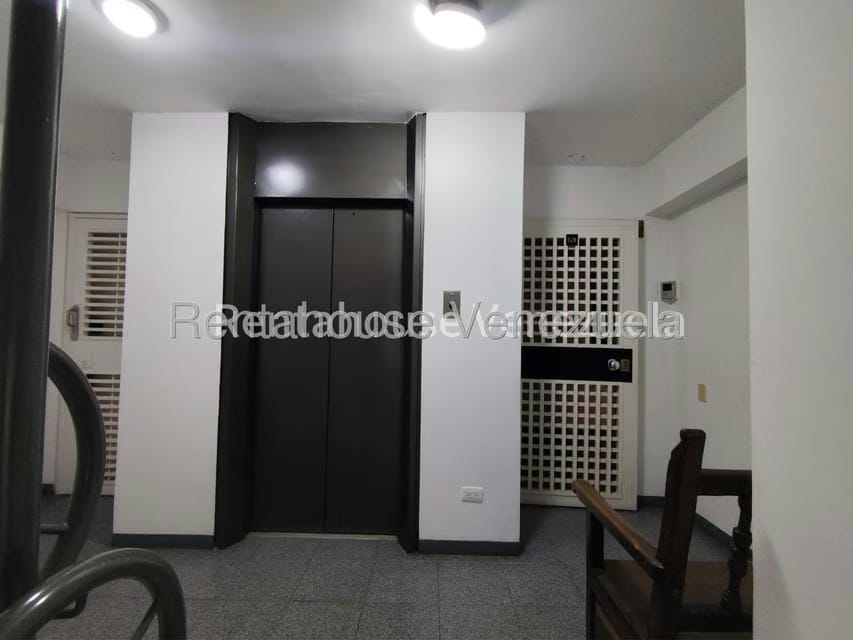 Apartamento (1 Nivel) en Alquiler en Lomas de La Lagunita, Distrito Metropolitano - 3