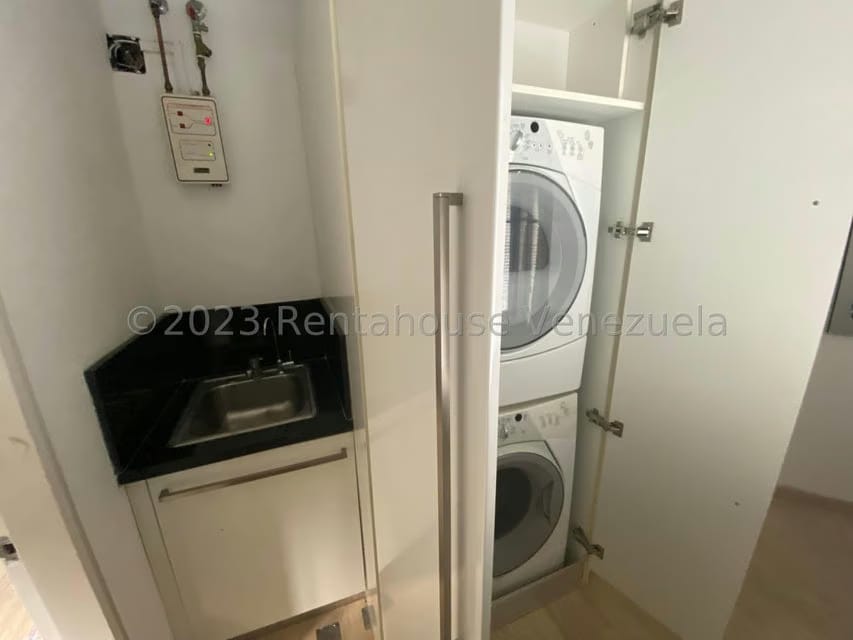 Apartamento (1 Nivel) en Alquiler en Colinas de Valle Arriba, Distrito Metropolitano - 17