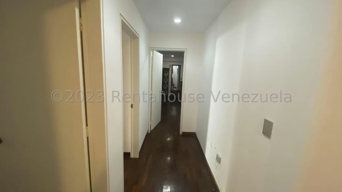 Apartamento (1 Nivel) en Alquiler en Colinas de Valle Arriba, Distrito Metropolitano - 22