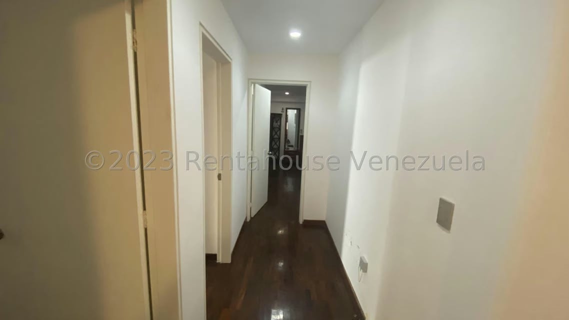Apartamento (1 Nivel) en Alquiler en Colinas de Valle Arriba, Distrito Metropolitano - 22
