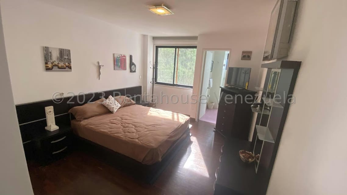 Apartamento (1 Nivel) en Alquiler en Colinas de Valle Arriba, Distrito Metropolitano - 25
