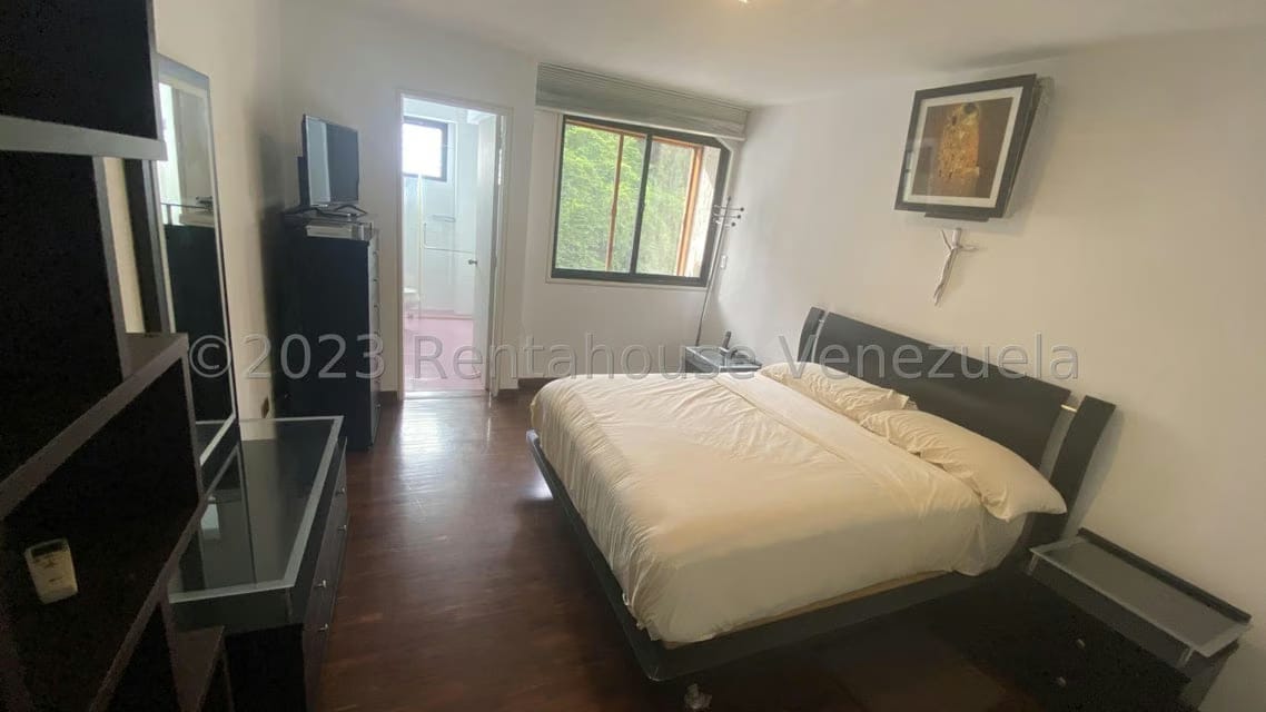 Apartamento (1 Nivel) en Alquiler en Colinas de Valle Arriba, Distrito Metropolitano - 26