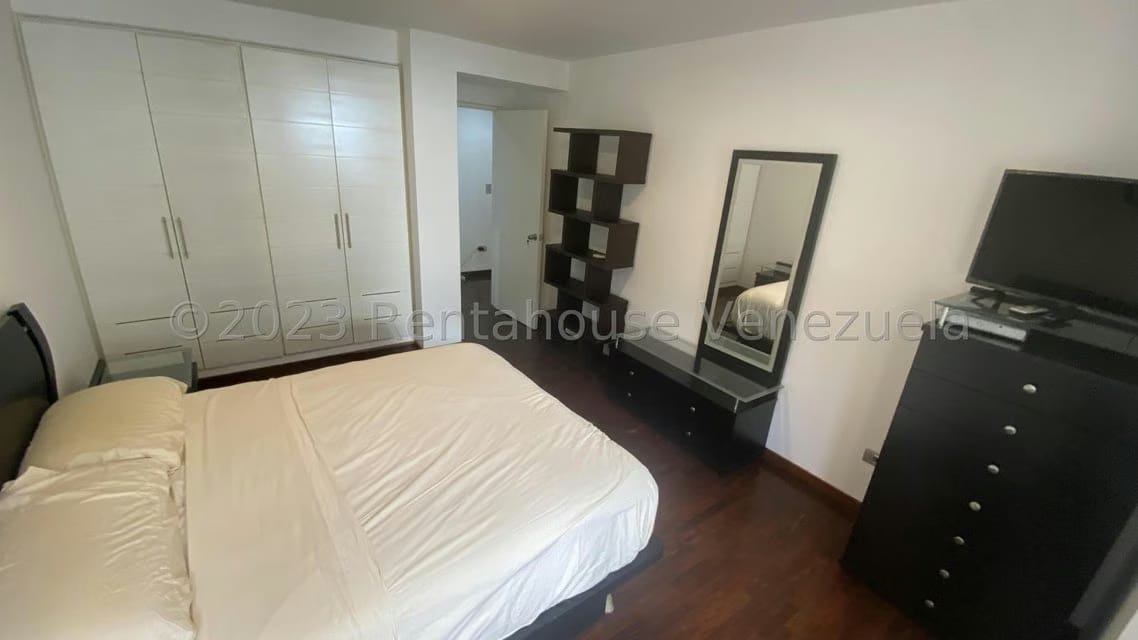 Apartamento (1 Nivel) en Alquiler en Colinas de Valle Arriba, Distrito Metropolitano - 28