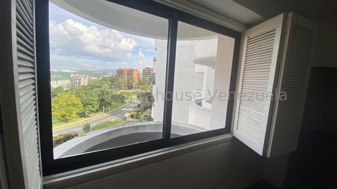 Apartamento (1 Nivel) en Alquiler en Colinas de Valle Arriba, Distrito Metropolitano - 29