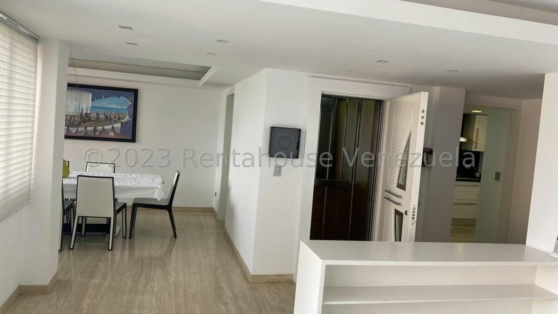 Apartamento (1 Nivel) en Alquiler en Colinas de Valle Arriba, Distrito Metropolitano - 4
