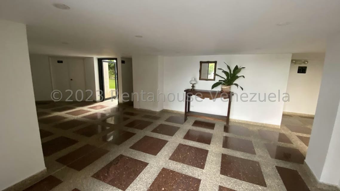 Apartamento (1 Nivel) en Alquiler en Colinas de Valle Arriba, Distrito Metropolitano - 41