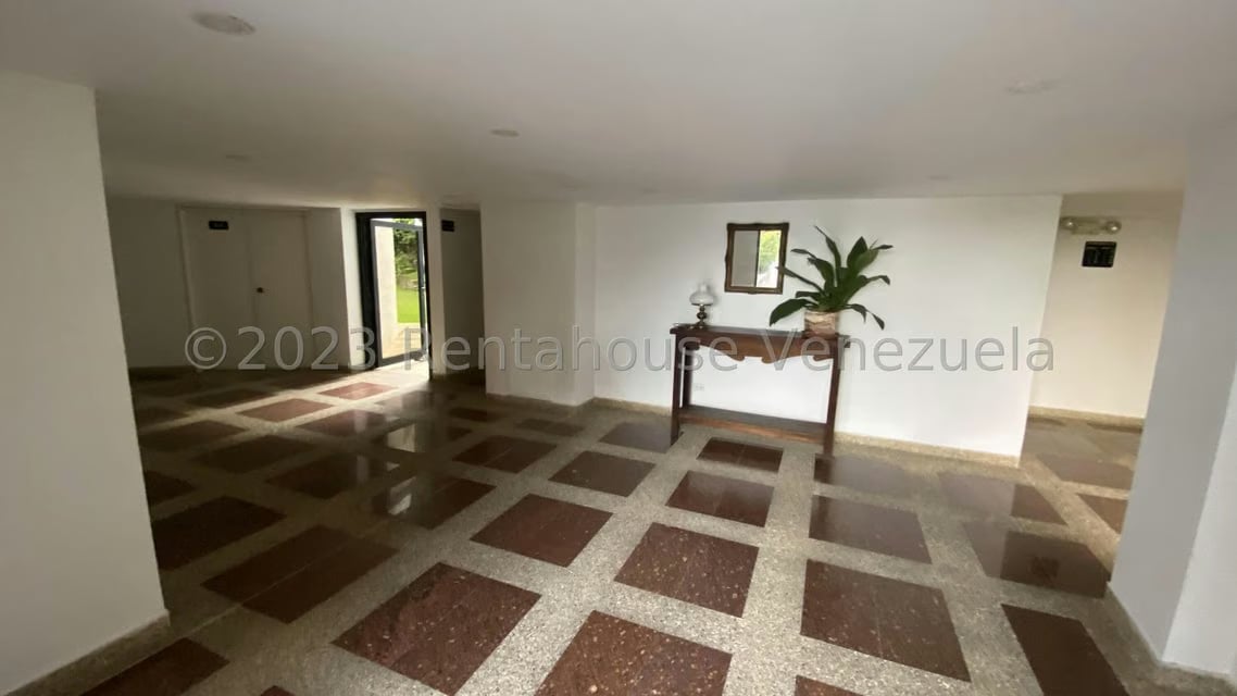 Apartamento (1 Nivel) en Alquiler en Colinas de Valle Arriba, Distrito Metropolitano - 41