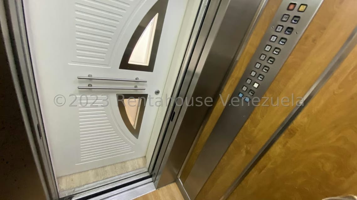 Apartamento (1 Nivel) en Alquiler en Colinas de Valle Arriba, Distrito Metropolitano - 42