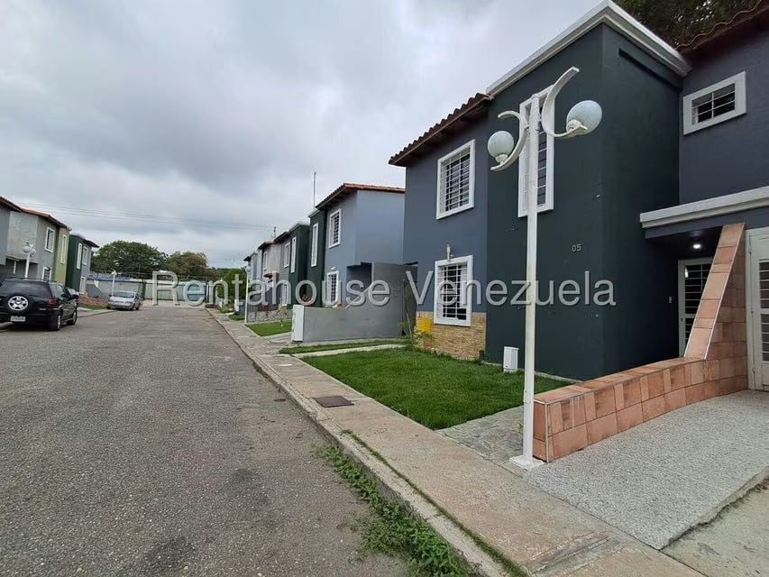 Casa (Duplex) en Venta en Los Rastrojos, Lara - 52