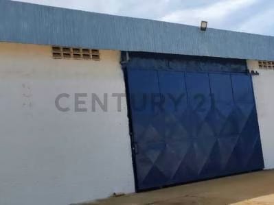 Galpon en la Av33 con la carretera J - 2