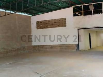 Galpon en la Av33 con la carretera J - 3