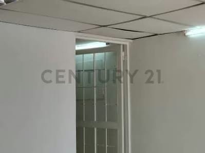 Galpon en la Av33 con la carretera J - 7