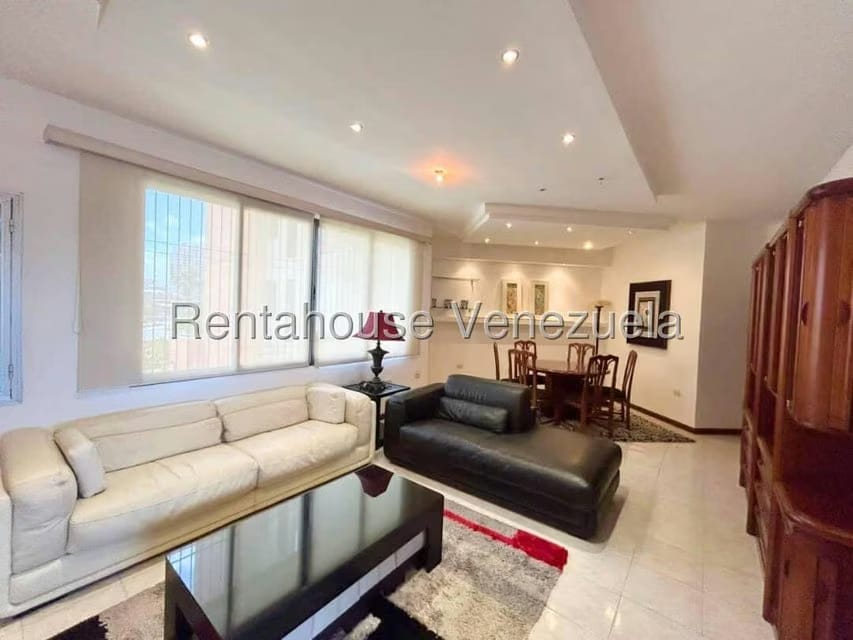 Apartamento (1 Nivel) en Alquiler en Triangulo del Este, Lara - 2