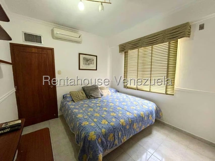 Apartamento (1 Nivel) en Alquiler en Triangulo del Este, Lara - 14