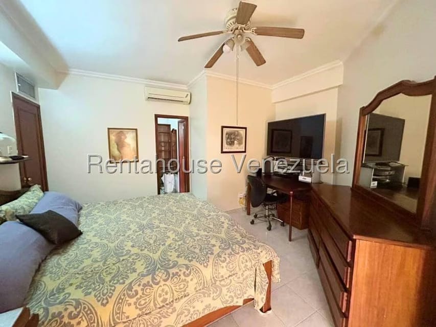 Apartamento (1 Nivel) en Alquiler en Triangulo del Este, Lara - 17