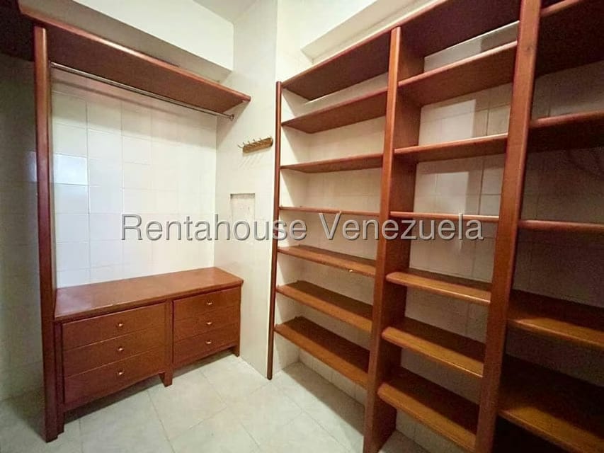 Apartamento (1 Nivel) en Alquiler en Triangulo del Este, Lara - 18