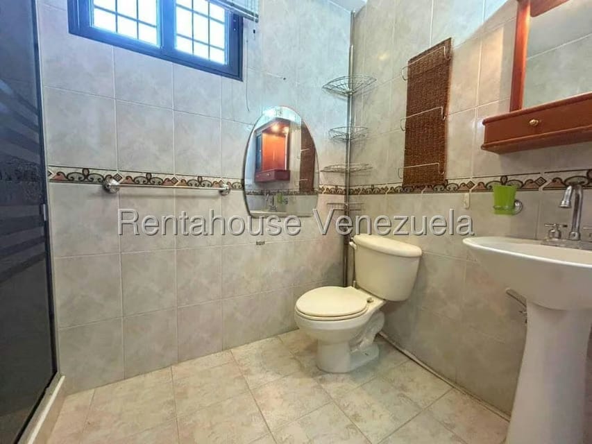 Apartamento (1 Nivel) en Alquiler en Triangulo del Este, Lara - 19