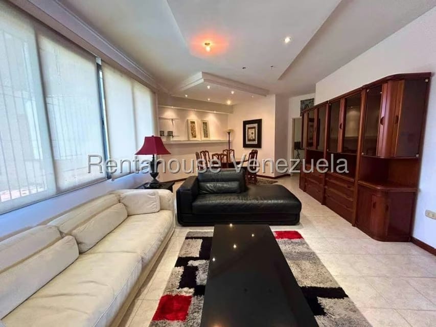 Apartamento (1 Nivel) en Alquiler en Triangulo del Este, Lara - 3