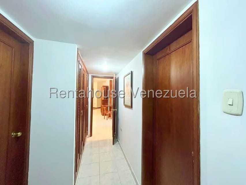 Apartamento (1 Nivel) en Alquiler en Triangulo del Este, Lara - 9