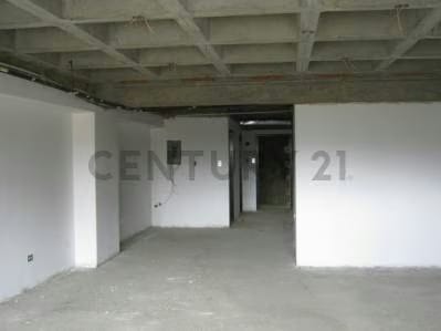 Edificio de oficinas por concluir - 2