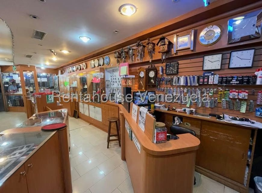 Comercial (Local Comercial) en Venta en La Rosaleda, Miranda - 11