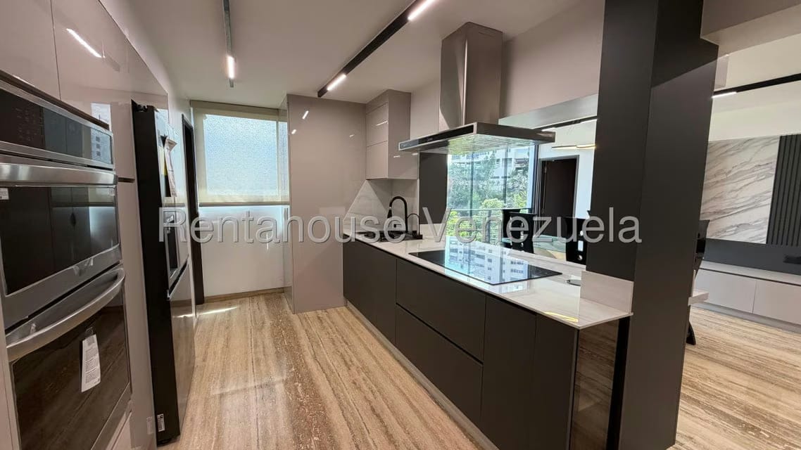 Apartamento (1 Nivel) en Venta en Colinas de Bello Monte, Distrito Metropolitano - 2