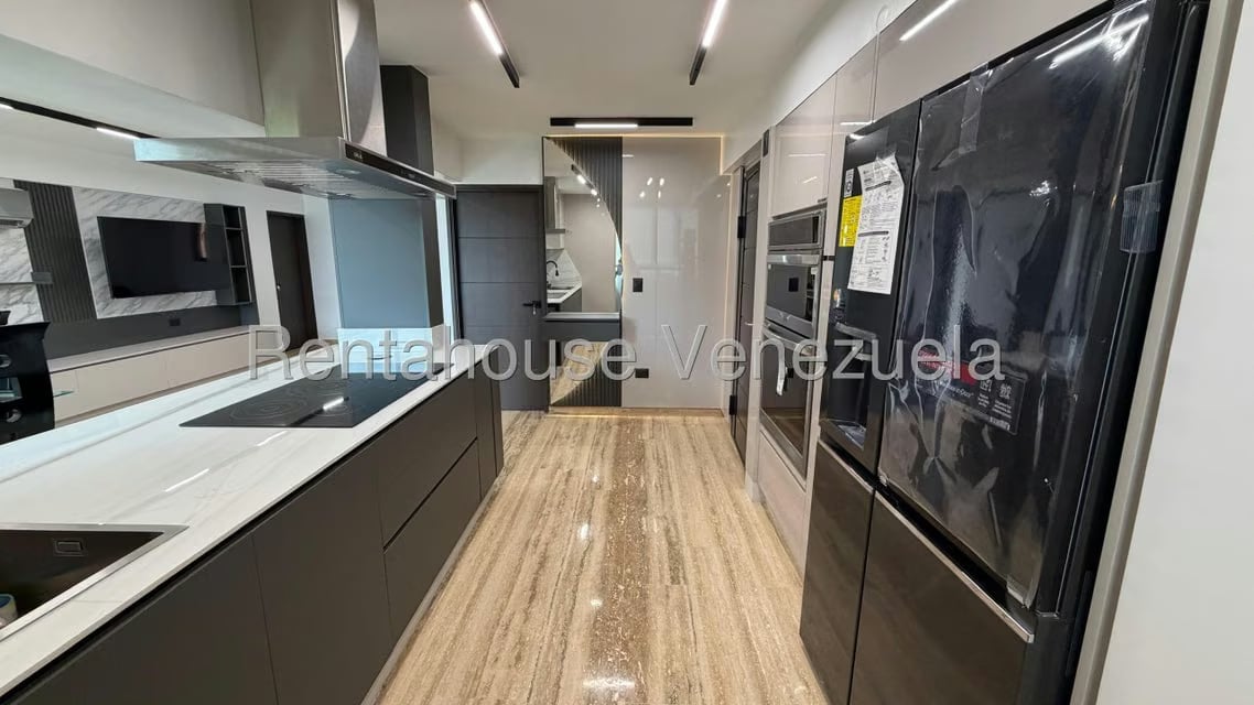 Apartamento (1 Nivel) en Venta en Colinas de Bello Monte, Distrito Metropolitano - 4