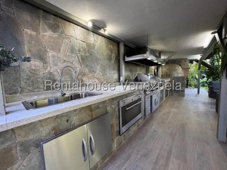 Casa en Venta en Cumbres de Curumo Caracas