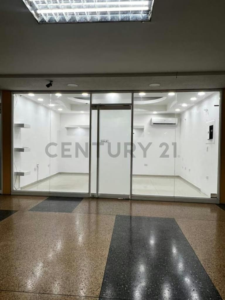 Local en alquiler en Lecheria CC Plaza Mayor