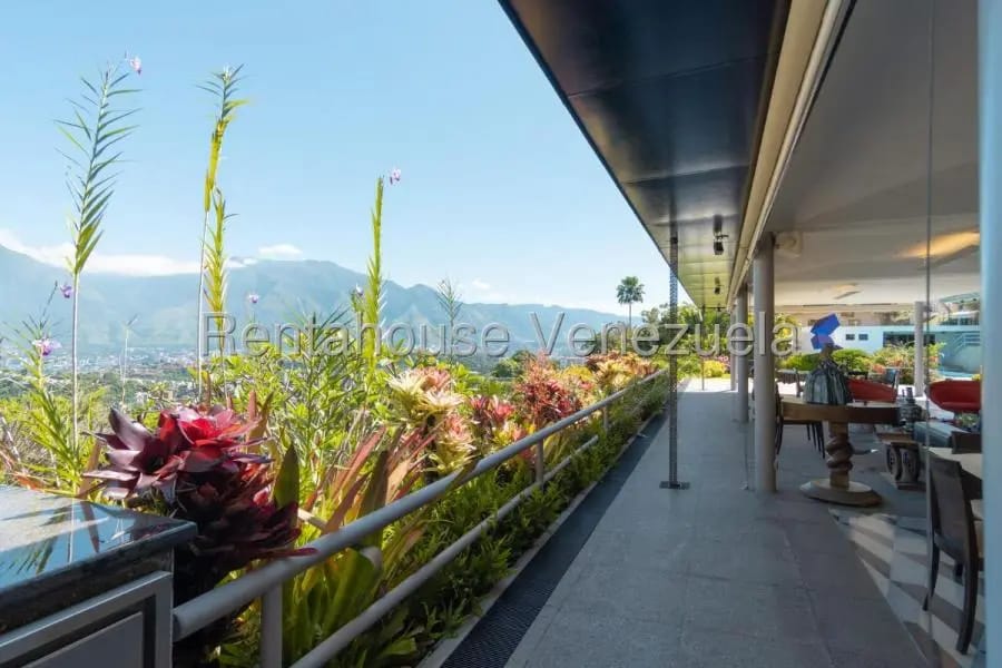 Casa en Venta en Cerro Verde Caracas - 2