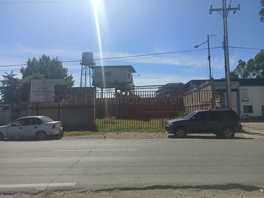 Comercial (Galpon - Deposito) en Venta en El Macaro, Aragua - 2