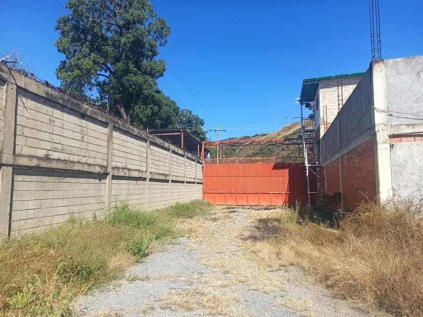Comercial (Galpon - Deposito) en Venta en El Macaro, Aragua - 9